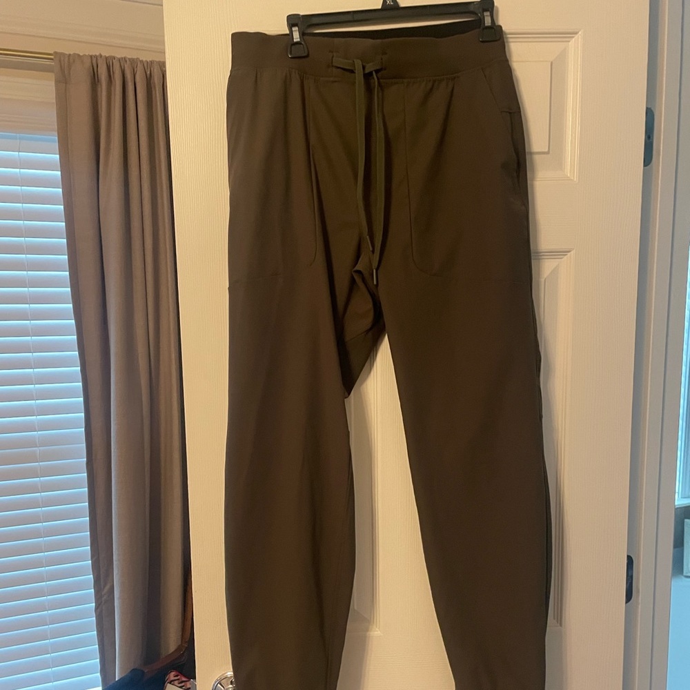 LULULEMON mens ABC joggers
